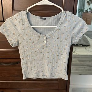 Brandy Melville cropped tshirt